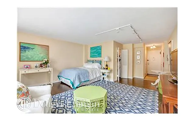 Rented by Douglas Elliman | media 9