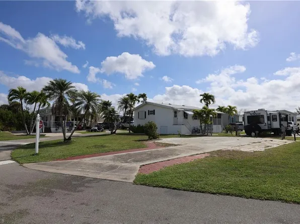 19681 Summerlin #674 RD, FORT MYERS, FL 33908