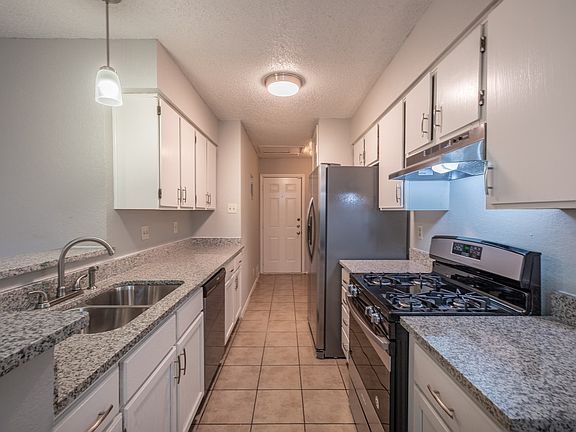 4th image of 12901A Chromite St