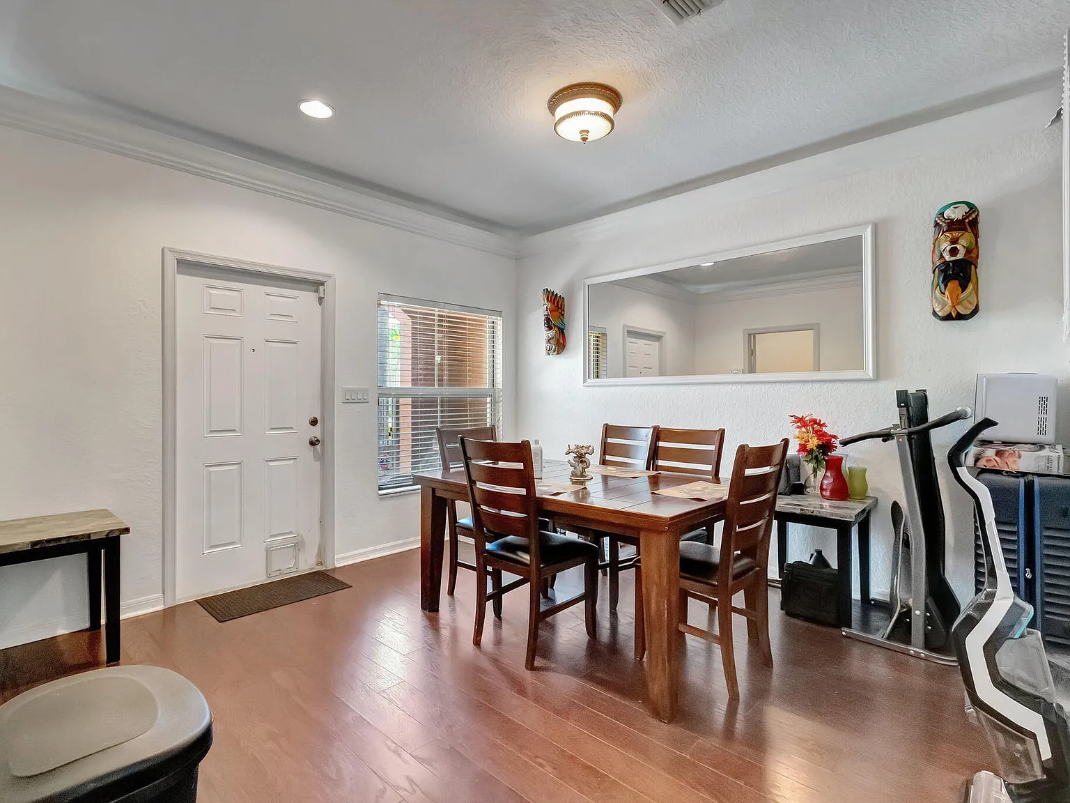 4 bed, 2.5 bath, 1506 sqft, $2,800 — Photo 2