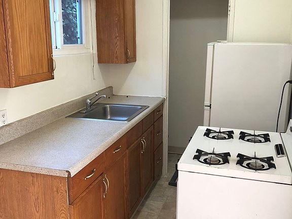 2nd image of 367 Wall St APT 7
