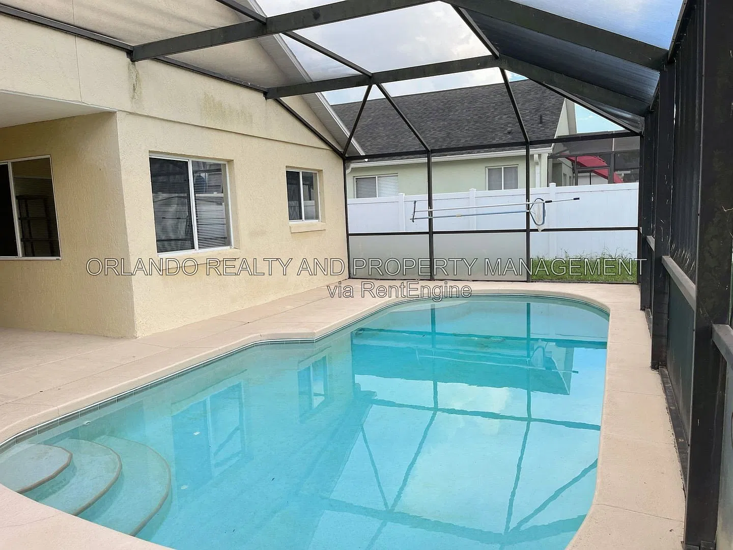 4 bed, 2.0 bath, 1414 sqft, $1,999 — Photo 2