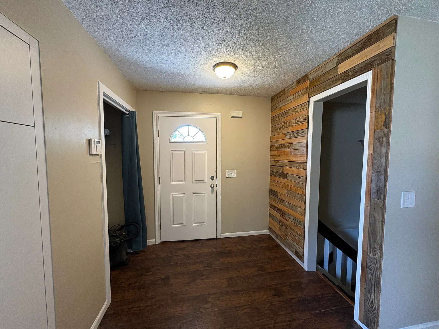 3 bed, 1976 sqft, $1,650 — Photo 4