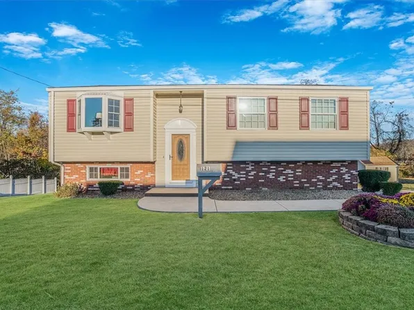 121 Lee Dr, Belle Vernon, PA 15012
