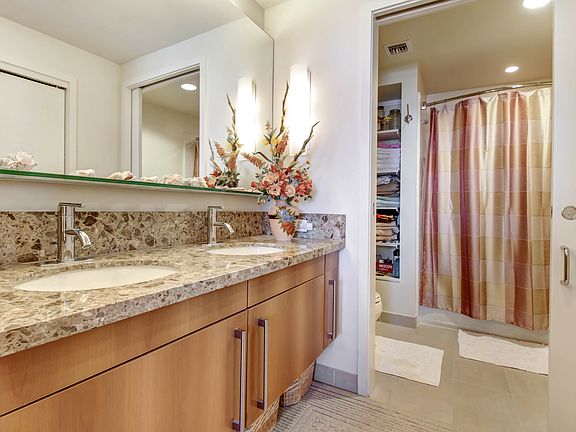 2nd image of 321 10th Ave Unit 2101
