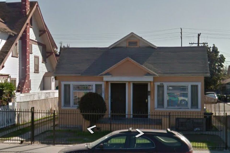 2nd image of 166 1/2 W Vernon Ave
