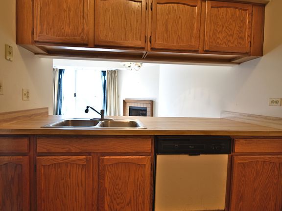 5th image of 1548 Darien Lake Dr