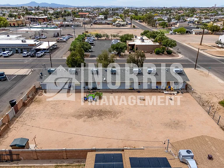 710 N Olive Ave — Photo 32
