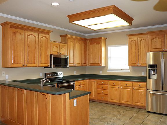 3rd image of 804 Melinda Ln