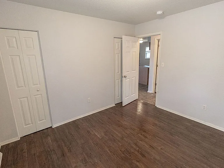 1015 W Ash St — Photo 14