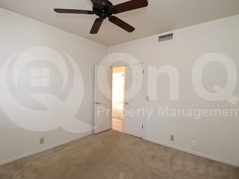 315 W Marconi Ave — Photo 12