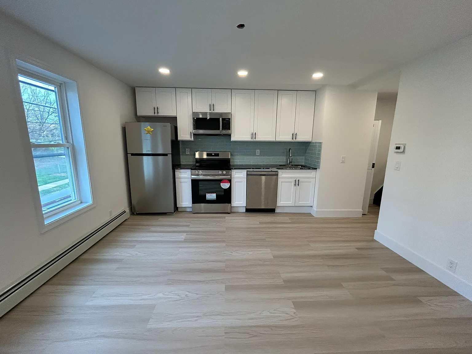 4 bed, 1566 sqft, $2,500 — Photo 3