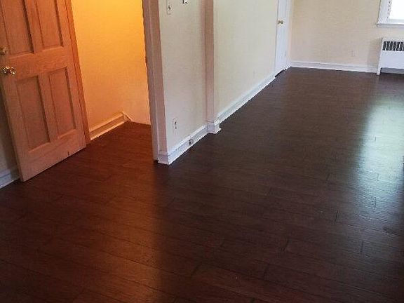 4th image of 1845 Oakmont St