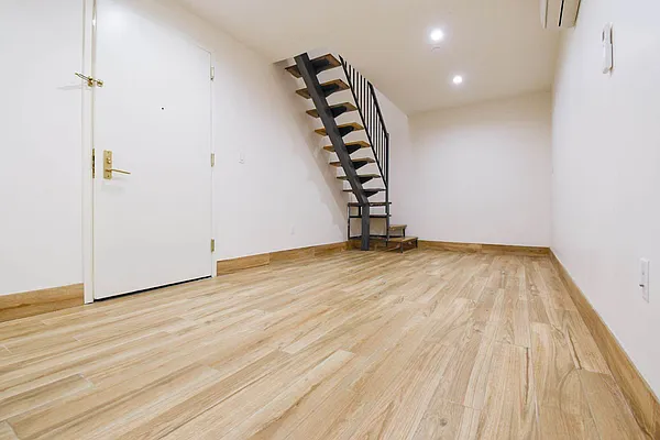 Rented by ERNY LLC | media 12