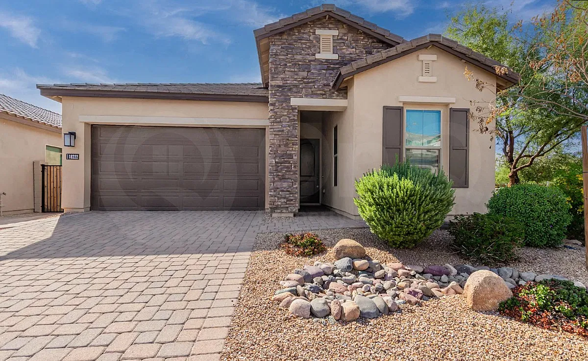 3 bed, 2.0 bath, 1789 sqft, $3,599 — Photo 2