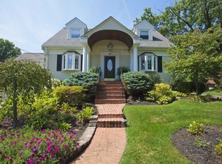 1115 Neeb Rd, Cincinnati, OH 45233