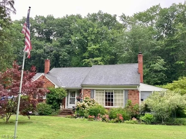 2685 Graylock Dr, Kirtland, OH 44094
