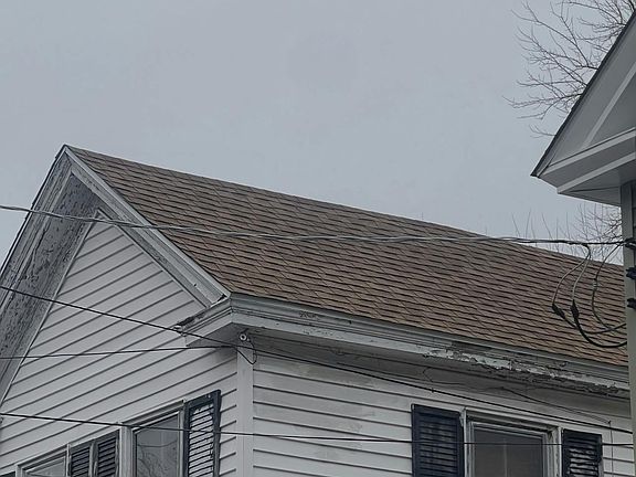 4th image of 733 Washington St