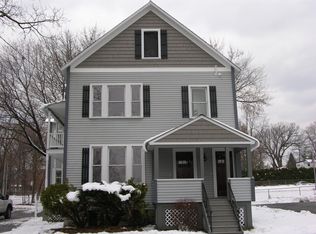 135 Maple Ave FLOOR 2, Saratoga Springs, NY 12866