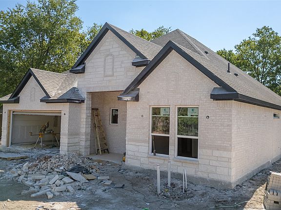 5th image of 511 Armstrong Rd