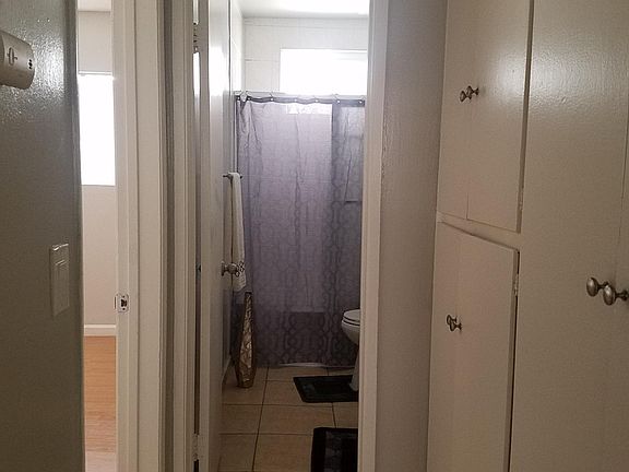 5th image of 14015 Oxnard St #7