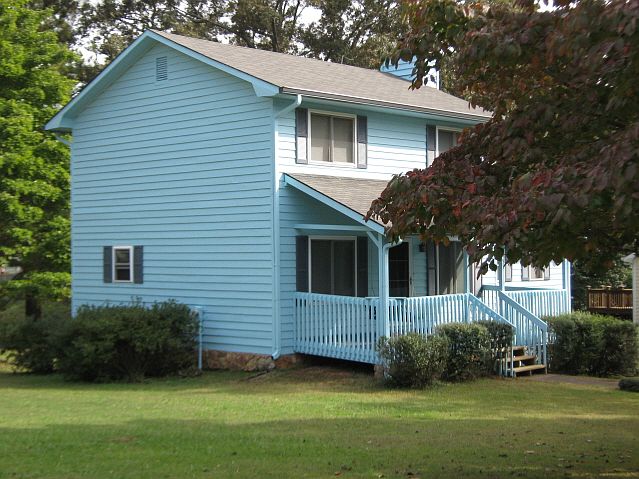 2nd image of 101 Applewood Ct