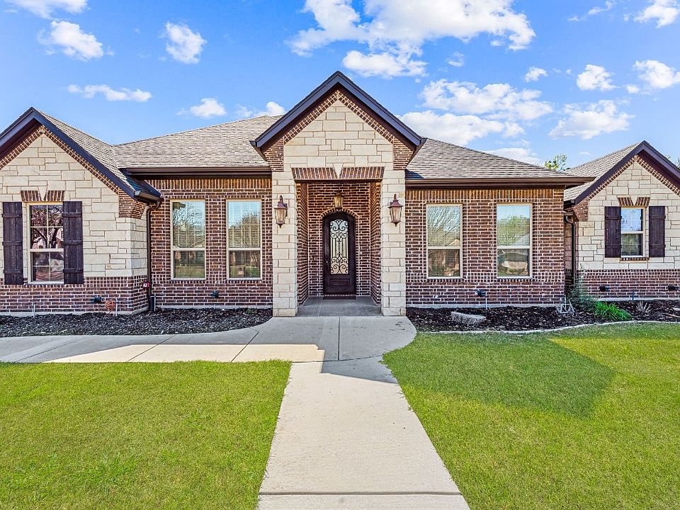 1st image of 101 Heritage Pl