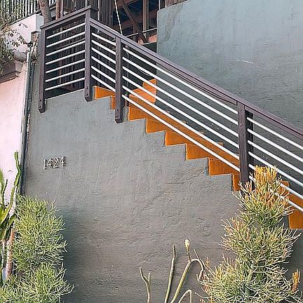 3rd image of 1424 Fairbanks Pl
