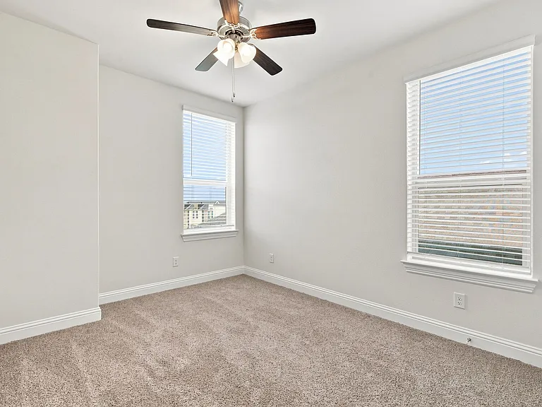 1012 Snapdragon Dr — Photo 18