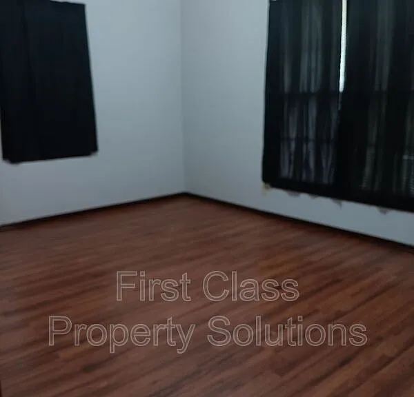 2801 SW 51st St — Photo 7