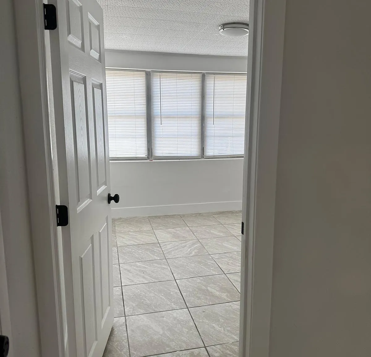 2 bed, 840 sqft, $1,900 — Photo 1