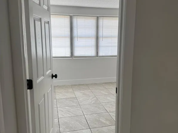 212 Dennis Ave, Winter Haven, FL 33880