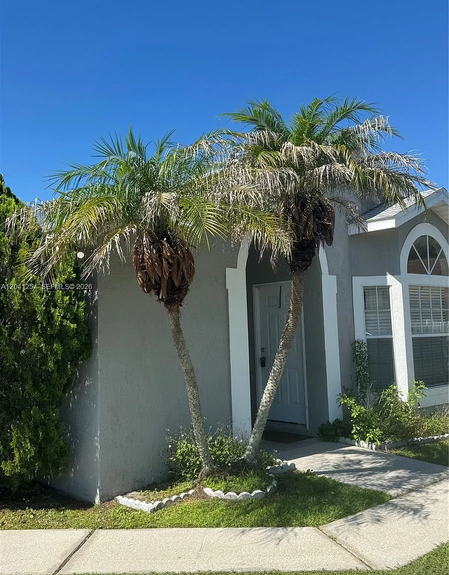 3 bed, 2.0 bath, $1,800 — Photo 3