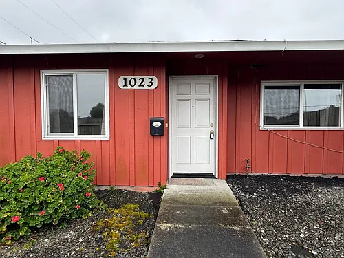 1023 W Harris St Photo 1