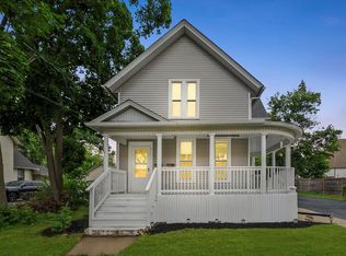 422 Locust St, Elgin, IL 60123