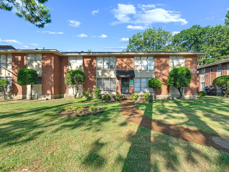 Oak Grove Flats — Photo 7
