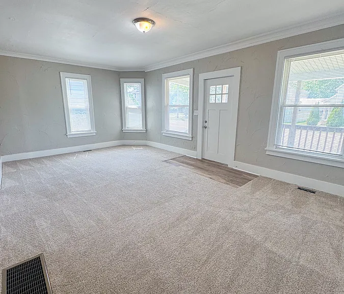 1338 Alpine Ave NW — Photo 7