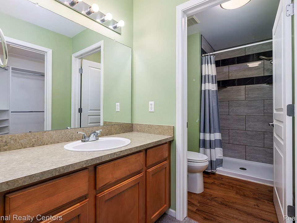 8190 Springdale Dr, photo 29