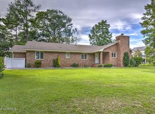 902 Plantation Dr, New Bern, NC 28562