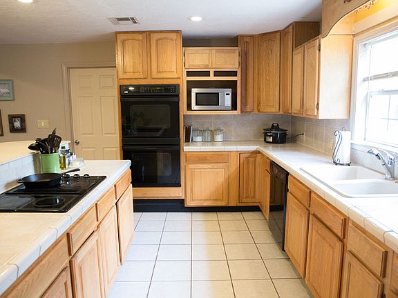5th image of 2715 Louisiana Ave