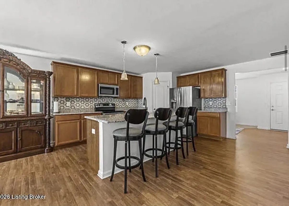 4 bed, 2.5 bath, 2670 sqft, $2,750 — Photo 3