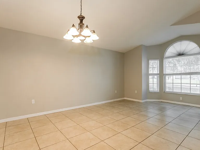 1378 Willow Crest Dr — Photo 5