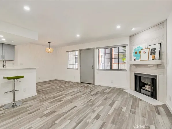 15946 Vanowen St Unit 110, Van Nuys, CA 91406