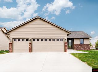 100 Pinehurst Ct, Mankato, MN 56001