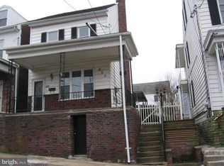 432 W Oak St, Shenandoah, PA 17976