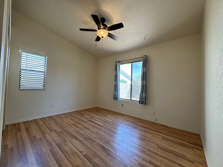 2660 Ridge Crest St — Photo 15