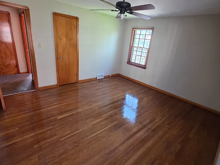 18709 Chagrin Blvd — Photo 4