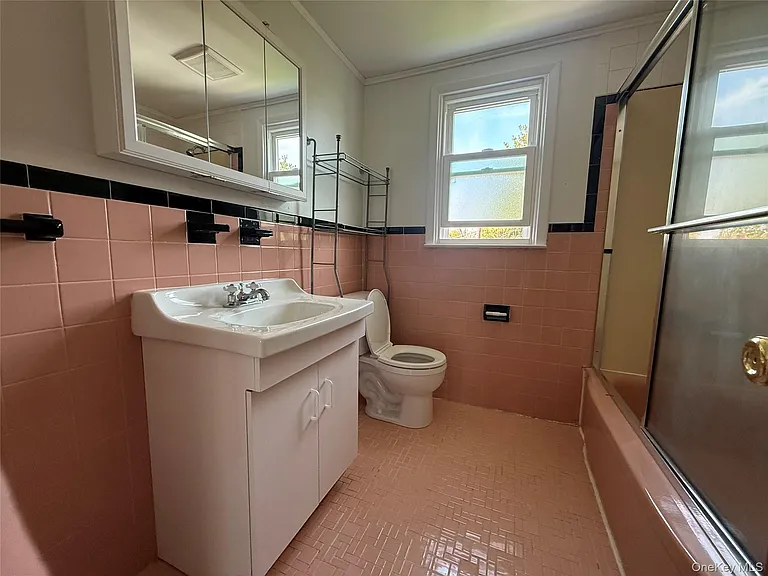 31 Lenox Ave — Photo 8