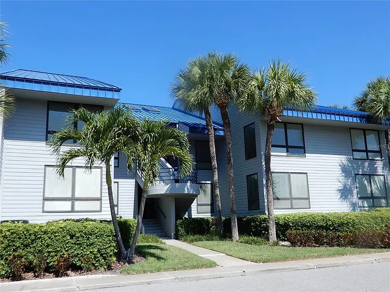 910 Pinellas Bayway S #103 — Photo 5