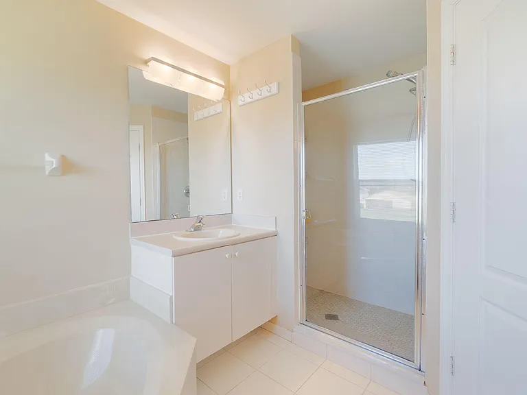 213 River Bluff Ln — Photo 18
